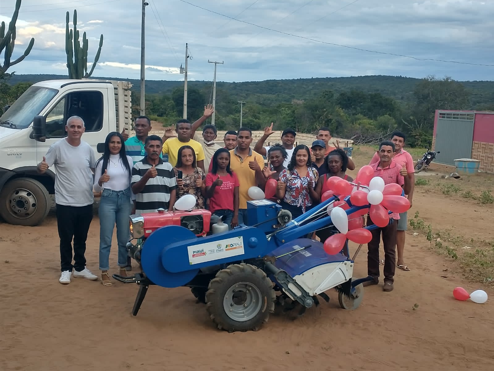 Agricultores familiares de São João da Varjota ganham microtratores